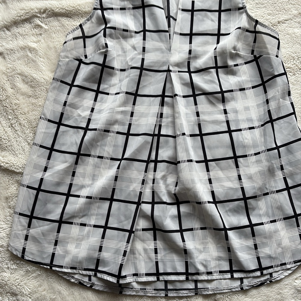 Suzy Black & White Sheer Plaid Sleeveless Top | V-Neck Layering Essential Y2K - Picture 4 of 5